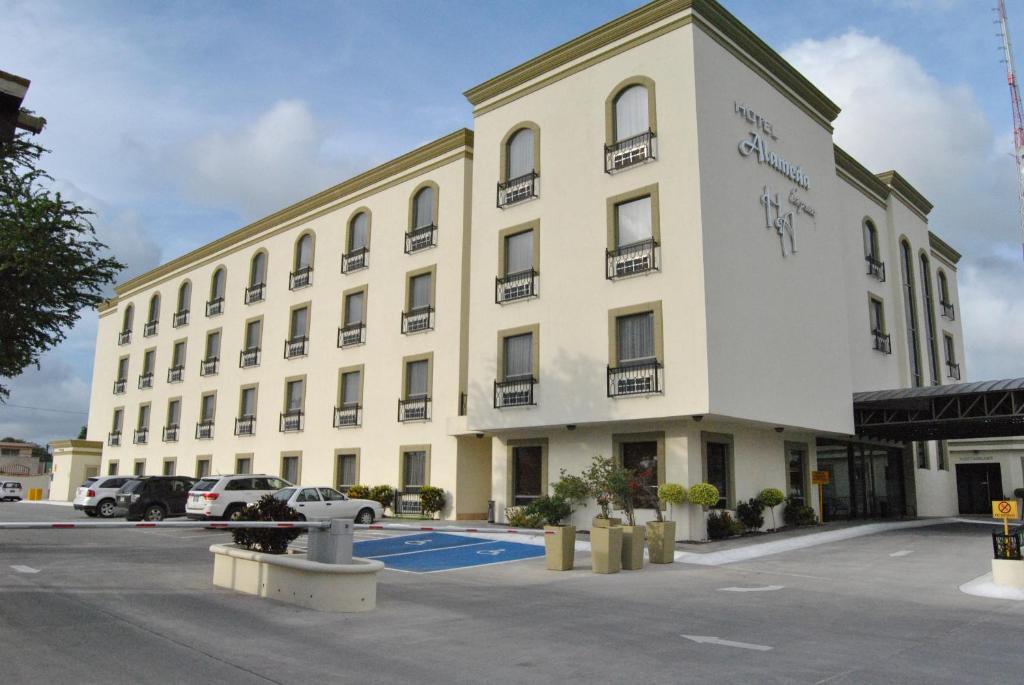 Hotel Alameda Express Matamoros  Eksteriør billede