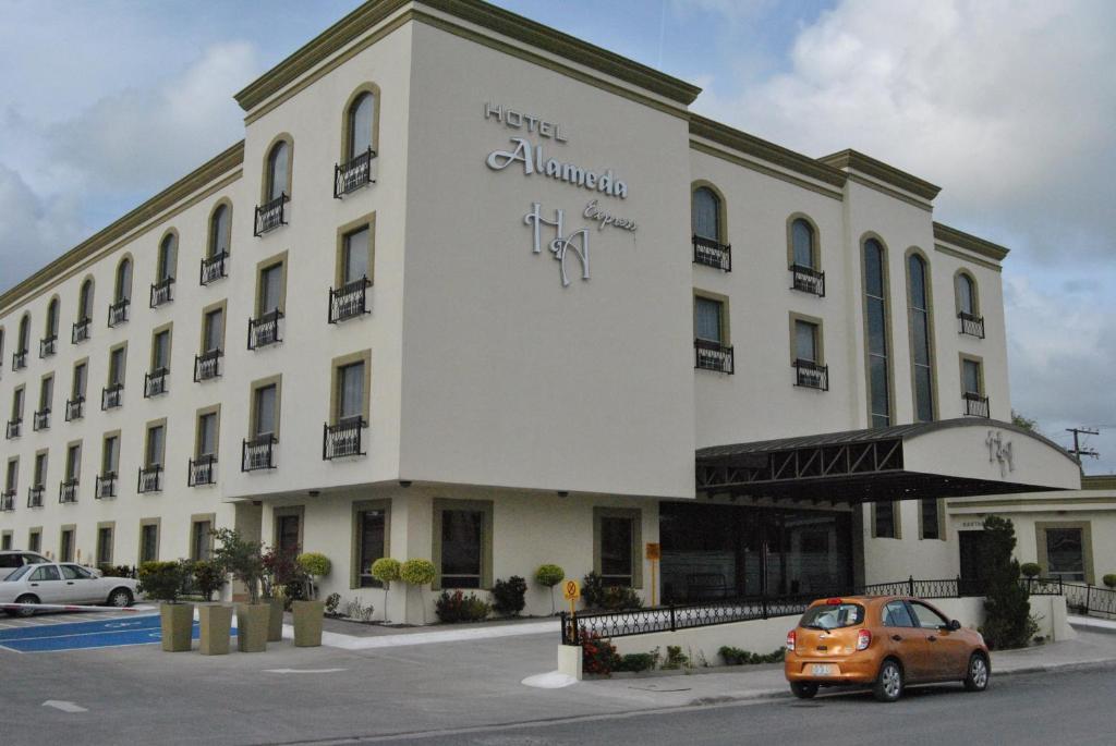 Hotel Alameda Express Matamoros  Eksteriør billede