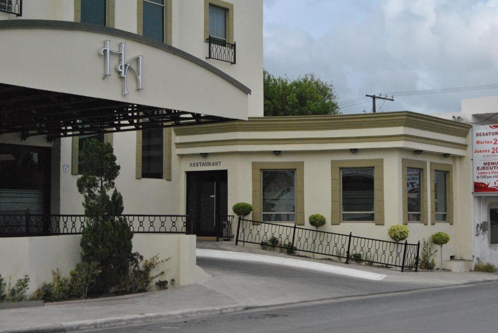 Hotel Alameda Express Matamoros  Eksteriør billede
