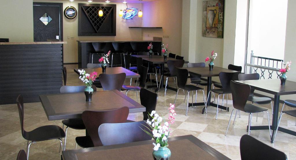 Hotel Alameda Express Matamoros  Eksteriør billede